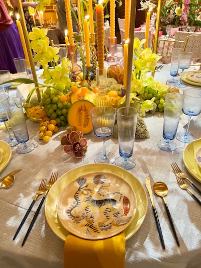 Tin Can Studios also used alternative methods to hold the flowers in place, meaning no floral foam and no painted, bleached, or dyed flowers. After the event, the materials and flowers were repurposed into new arrangements and donated to a local charity, Hospice of New York, which supports patients facing a life-limiting illness.