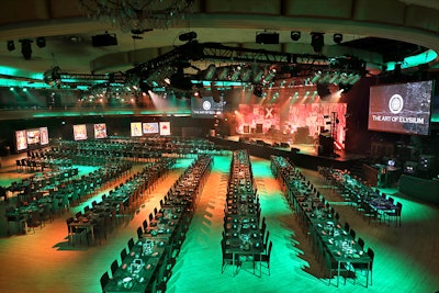 Ashley and Topher Grace were honored, and chef Eric Greenspan served elevated concert concessions such as duck fried rice, vegan “Chicago-style” hot dogs, and grilled “Greenspan” cheese. Additional vendors included Felix Lighting, Above AV, and Lab Creative.
