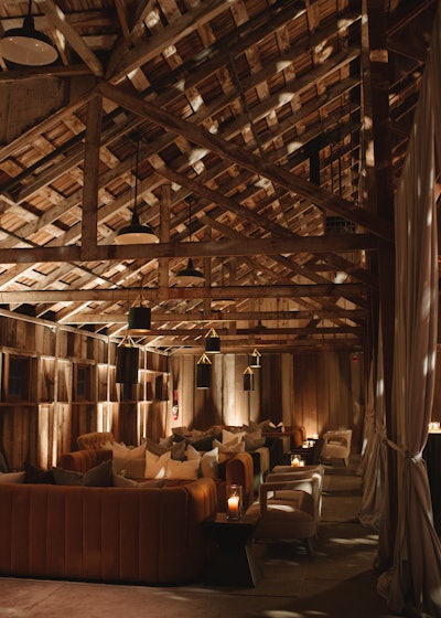 In Alison Hotchkiss of Alison Events’ third book, Gorgeous Gatherings, readers will find practical advice for creating everyday celebrations inspired by stunning event destinations. For a wedding at the Santa Lucia Preserve in Carmel Valley, Calif., Hotchkiss featured warm beiges, creamy cappuccinos, and deep brown hues in the furniture.