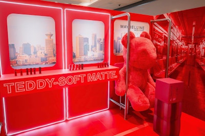 Customers visiting the pop-up could interact with subway-themed photo booths with a Vancouver city backdrop, along with a life-size pink Teddy replica, product samples, and branded snacks and candy, all while trialing the new Teddy Tint product.