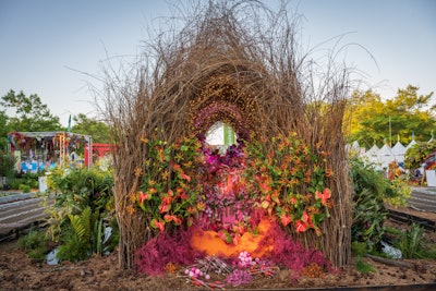 Schaffer Designs won the 2022 Mayor's Trophy for Innovative/Unique Design (Floral) at this year's show.