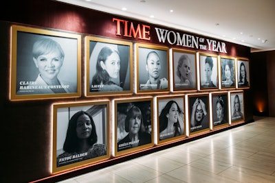 As a signature entry moment, a 30-foot gallery wall with portraits of the honorees served as an impactful photo op. Featuring a burgundy velvet- and dark brown vegan leather-wrapped wall, the portraits were displayed gallery-style with LED-backlit, brushed gold frames.